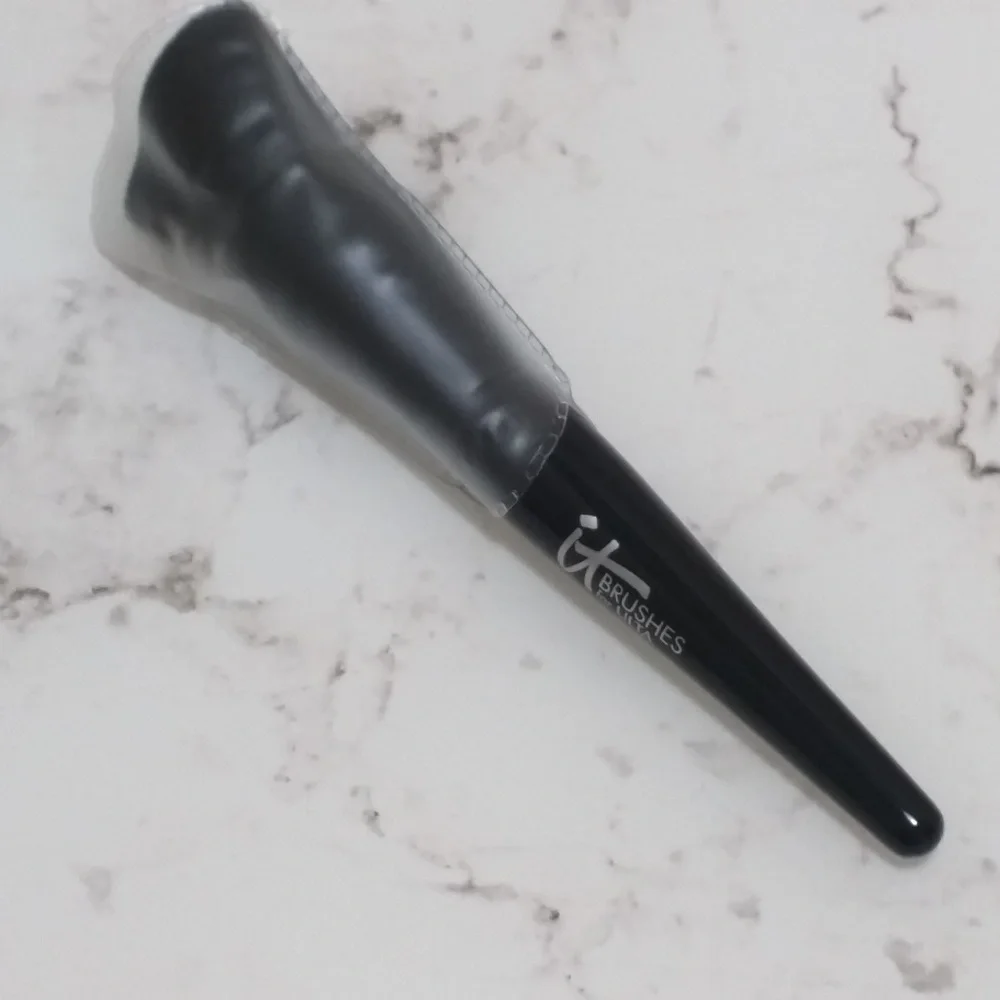 It Cosmetics for Ulta Flawless Complexion Brush